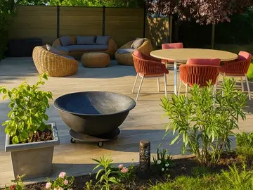 Homestay for rent in Denée - photo 5 : Garden-5