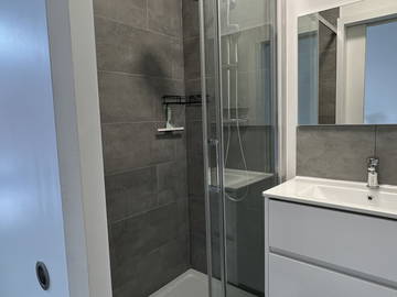 Wohngemeinschaft zur Miete in Charleroi - Foto 4: Badezimmer-4