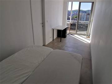 Roomlala | Collocation 3 chambres au-dessus de la médiacité