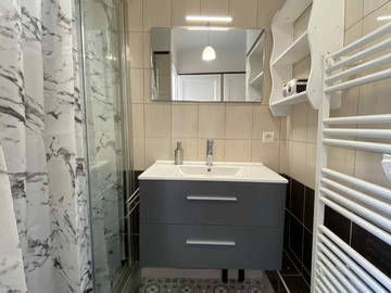Shared accommodation à louer à Grenoble - Bathroom-2