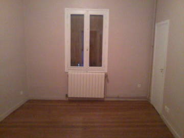 Room For Rent Neyron 46490