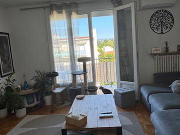 Shared Accommodation Valence 561856-1