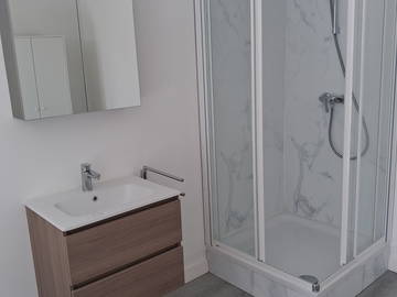 Colocation à louer à Charleroi - photo 8 : salle de bain-8