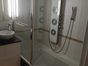 Kolokation Gradignan 247483-4