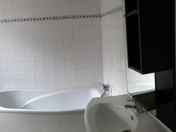 Colocation à louer à Aytré - photo 5 : salle de bain-5
