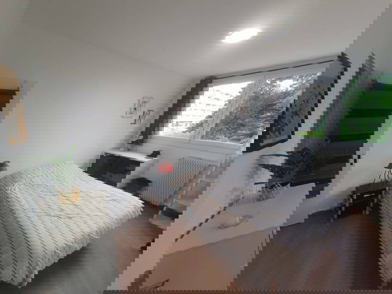 Colocation Tours 531889-1