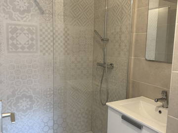 Wohngemeinschaft zur Miete in Annemasse - Foto 2 : Badezimmer-2