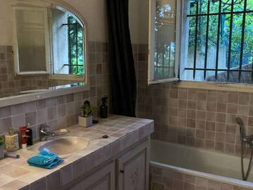 Chambre chez l'habitant à louer à Le Rouret - photo 2 : salle de bain-2