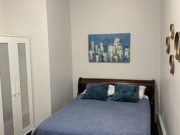 Roomlala | Colocation Chambre Plateau Metro Mont-royal - Nice Room Down