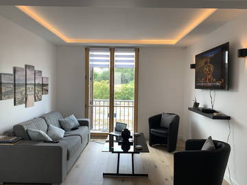 Room For Rent Versailles 240207