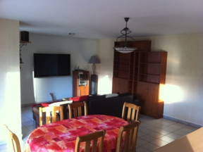 Shared accommodation for two students in a furnished apartment