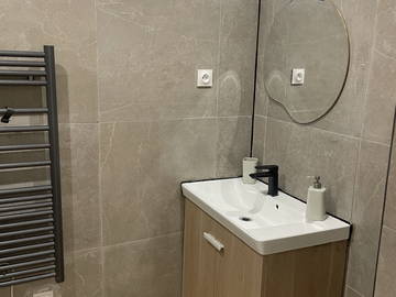 Shared housing for rent in Pontoise - photo 5: Bathroom-5