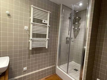Colocation à louer à Mont-Saint-Aignan - salle de bain-8