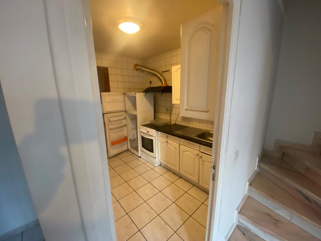 Colocation Stains 263636