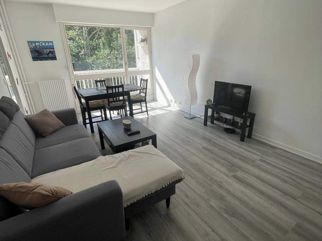 Colocación Cergy 662466-1