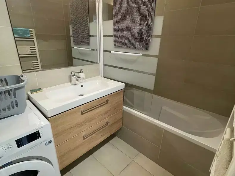 Colocación Cergy 662466-3