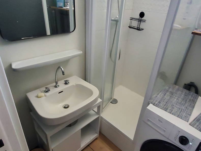 Colocation Laval 649846-4