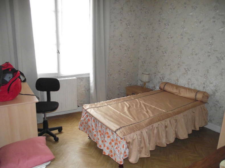 Colocation Tours 168513-2