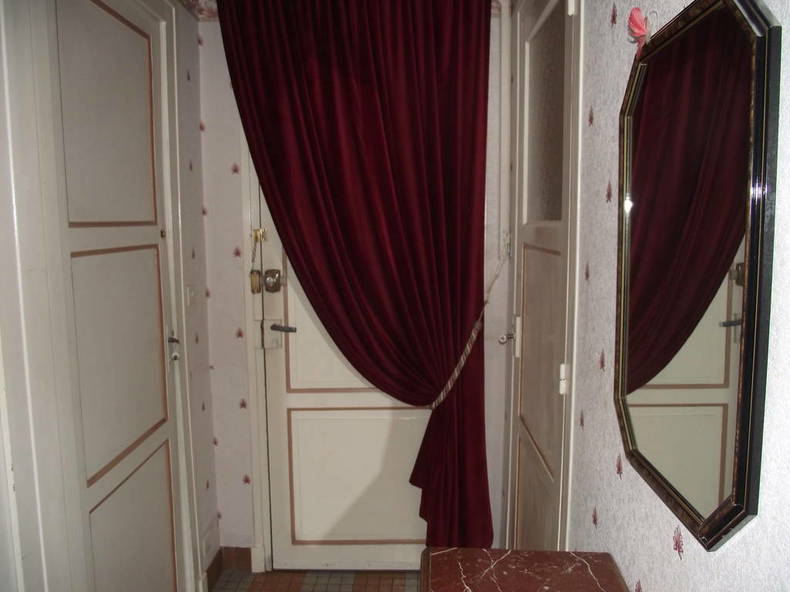 Colocation Tours 168513-3