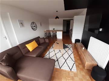 Roomlala | Colocation Meublée Centre-ville Grande Chambre Refait à Neuf