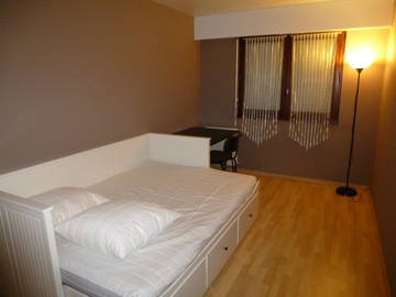 Room For Rent Cergy 130012