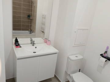 Colocation à louer à Épinay-Sur-Seine - salle de bain-5