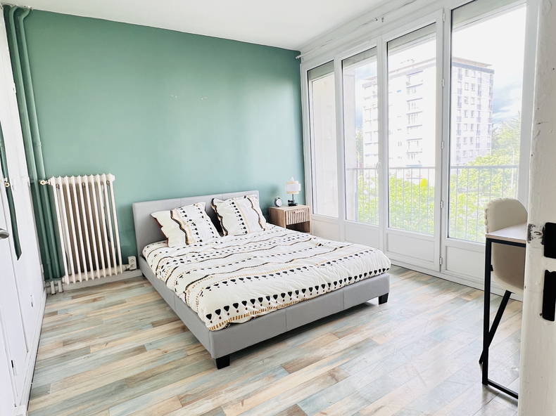 Colocation Tours 587917-3