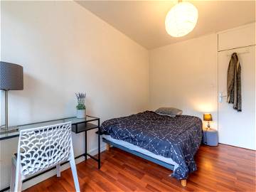 Roomlala | Colocation - Room With Private Bathroom For Rent