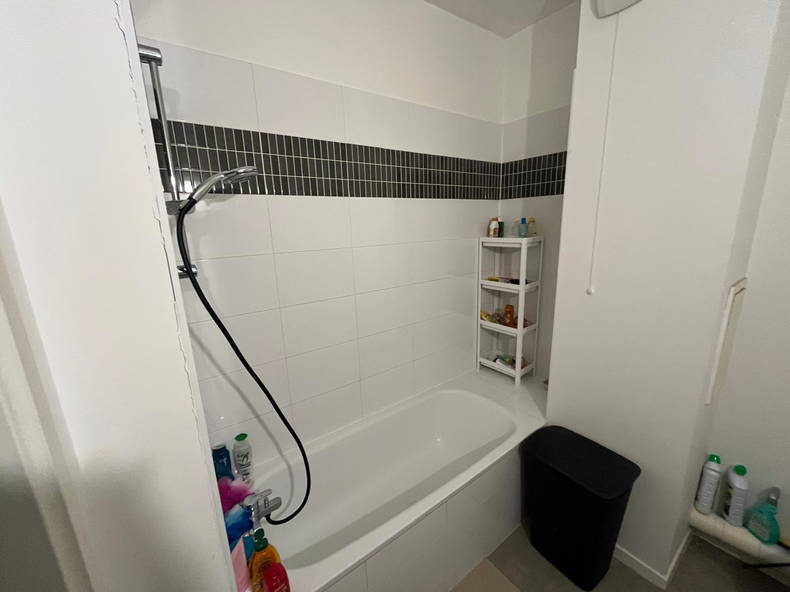 Shared Housing Stains 675745-2