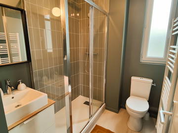 Homestay for rent in Mérignac - photo 4: Bathroom-4