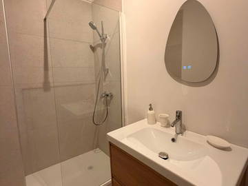 Chambre chez l'habitant à louer à Avignon - photo 4 : salle de bain-4