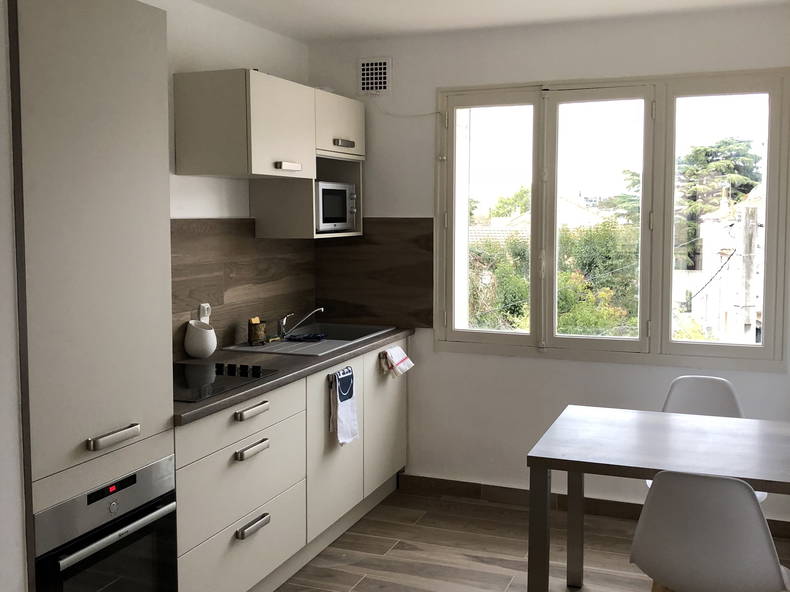 Colocation Valence 244082-3