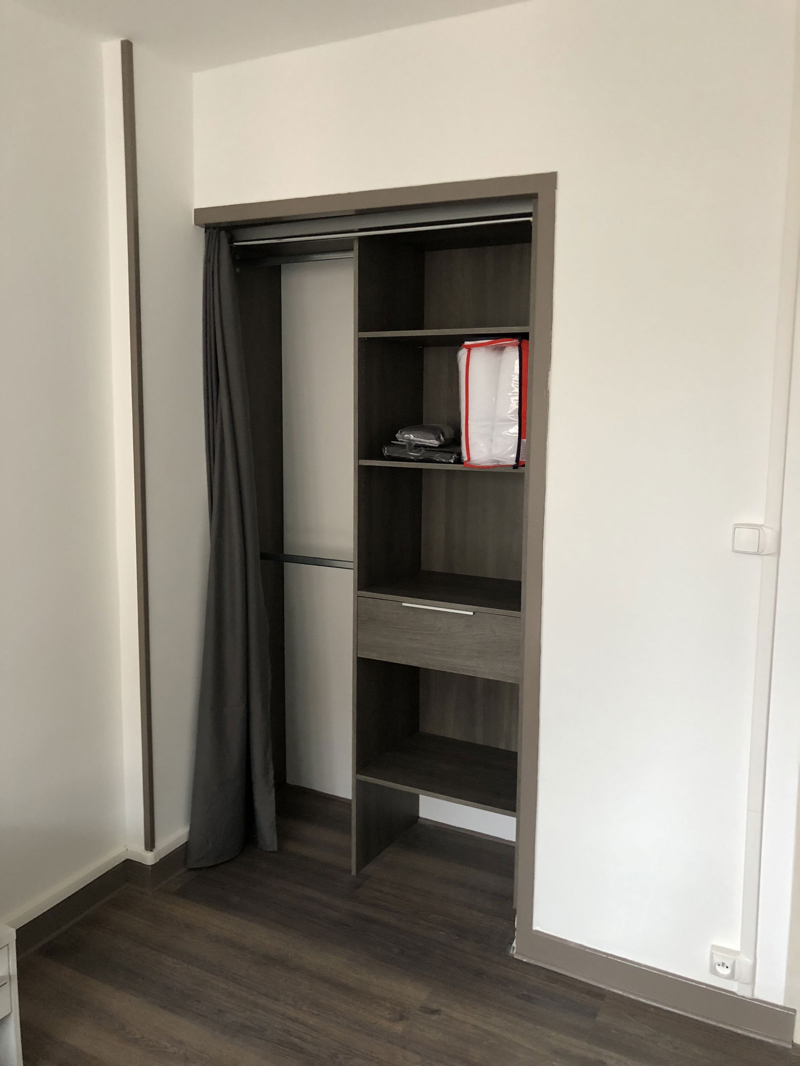 Colocation Valence 244082