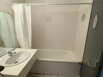 Colocation à louer à Ville-La-Grand - photo 11 : salle de bain-11