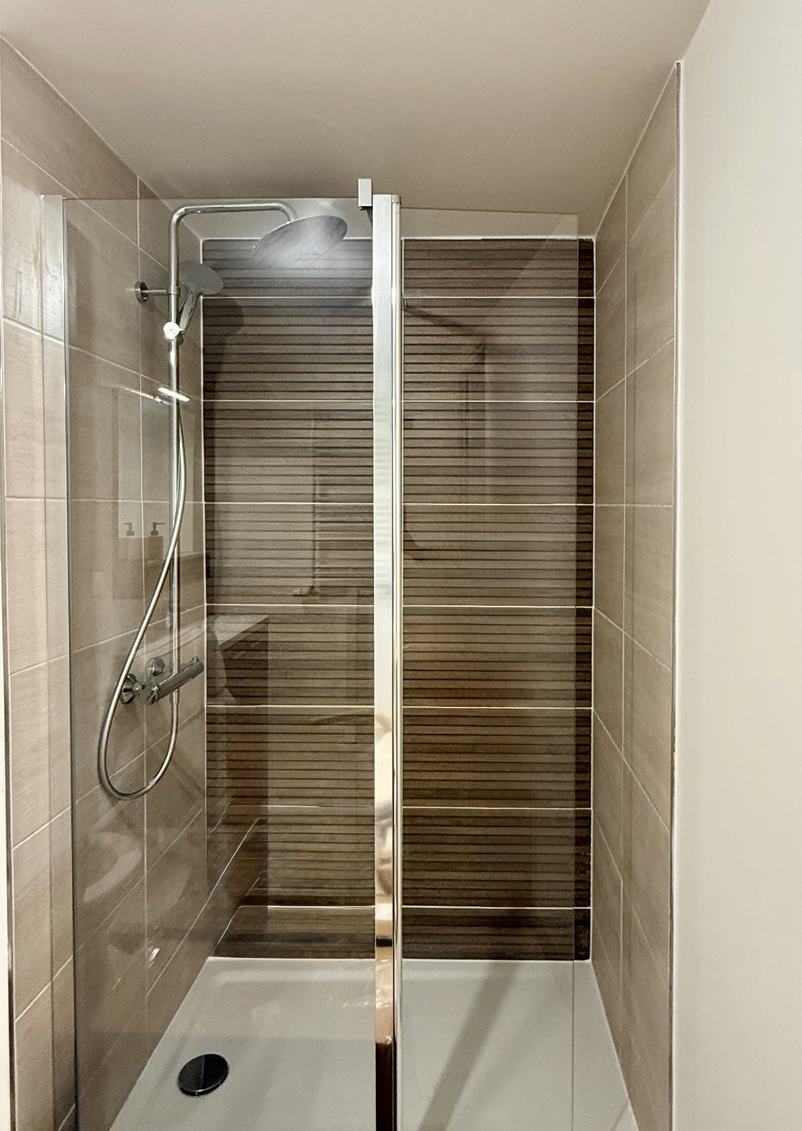 Entire Home Romainville 586385