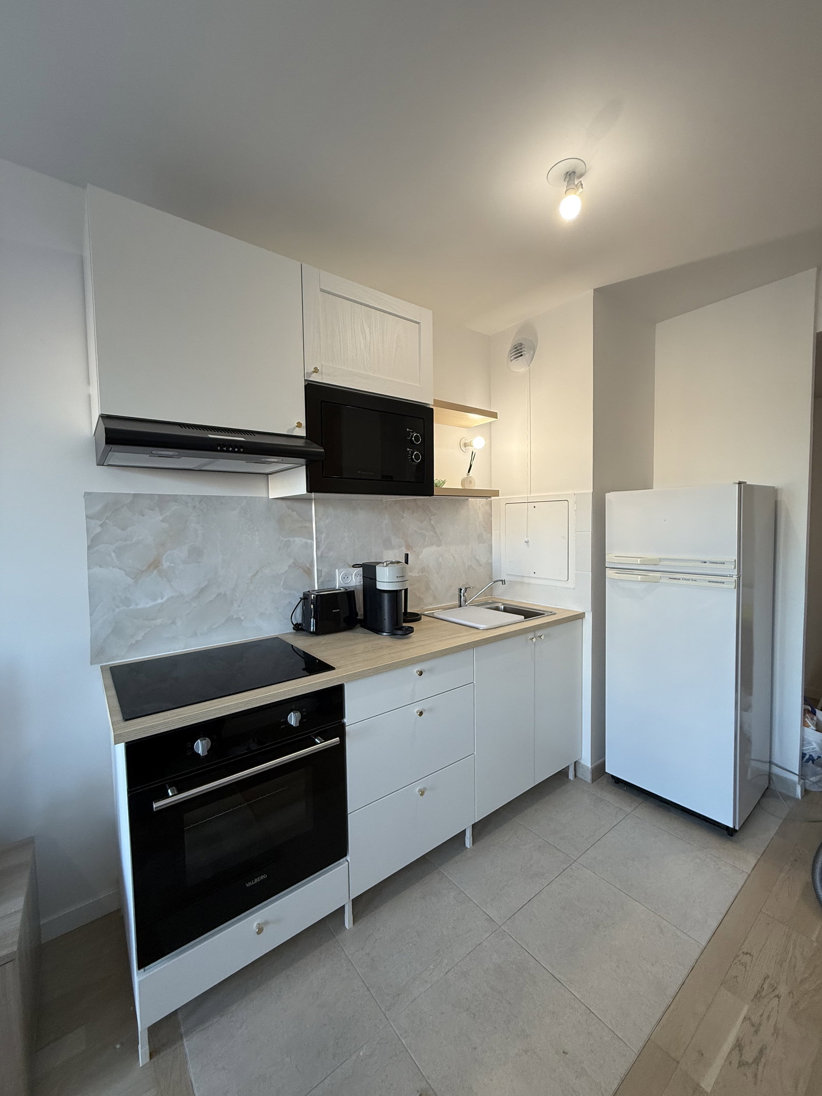 Entire Home Romainville 586385