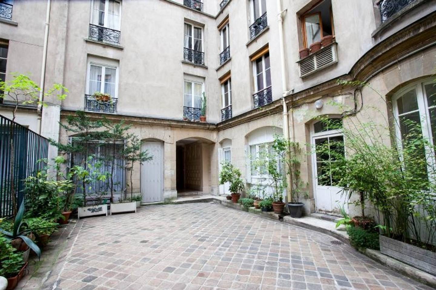 Gehele Woning Paris 12720