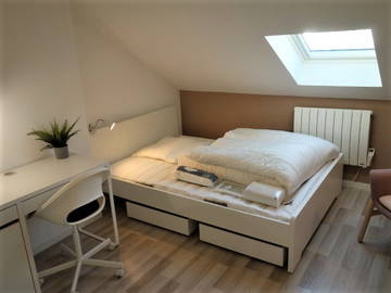 Roomlala | Comfortable all-inclusive room, Lille -