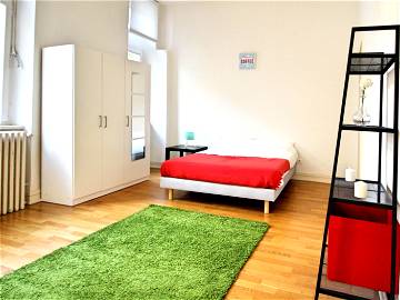 Roomlala | Comfortable And Spacious Room – 22m² - ST20
