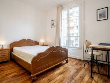 Roomlala | Comfortable Apartment On Levallois-perret