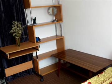 Roomlala | Comfortable Room In Beautiful Area 