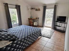 Comfortable Room In The Aix Countryside