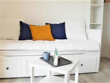 Roomlala | Comfortable Shared Apartment 10 Min Walk From the Train Station - Household I