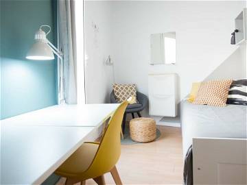 Room For Rent Barcelona 230628