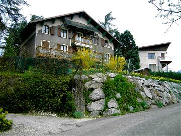 Roomlala | Compañero De Piso En Chambéry 73000 Habitación Amueblada Para Compañero De Piso