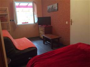 Complete Compreignac F1 Red And Orange Furnished Equipped Vue For