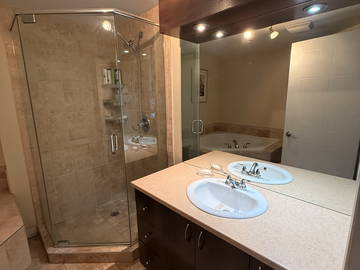 Logement entier à louer à Montréal - photo 7 : salle de bain-7