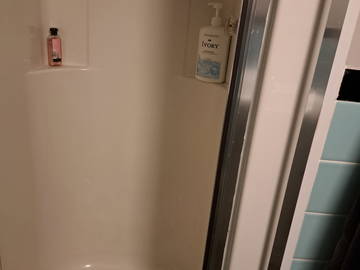 Habitación en casa del anfitrión en alquiler en Québec - foto 16: Cuarto de baño-16