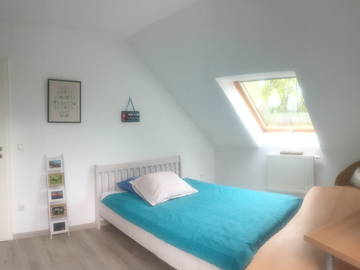 Roomlala | Cosy Room With Independant Bathroom, For Student/ Eu Vocatio