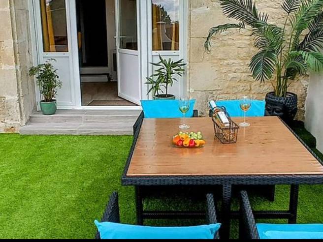 Homestay Saint-Michel-le-Cloucq 360291